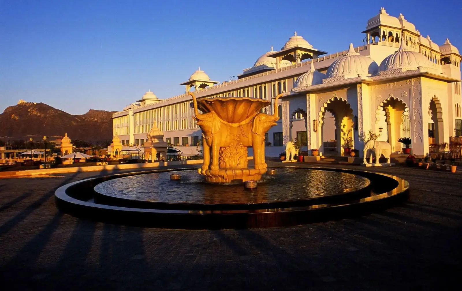 Radisson Blu Udaipur Palace Resort & Spa