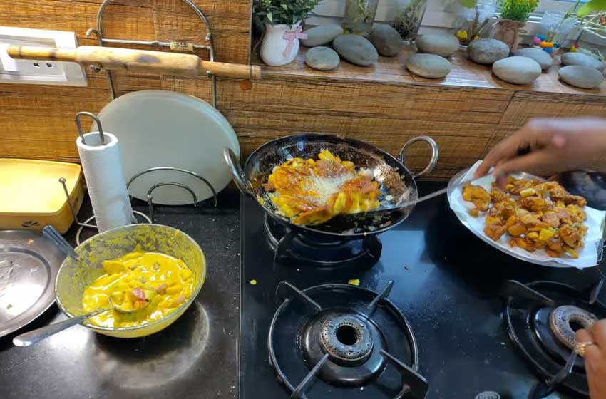 Home-Cooked Meal & Cooking Class in Delhi – Dine with a Local Family