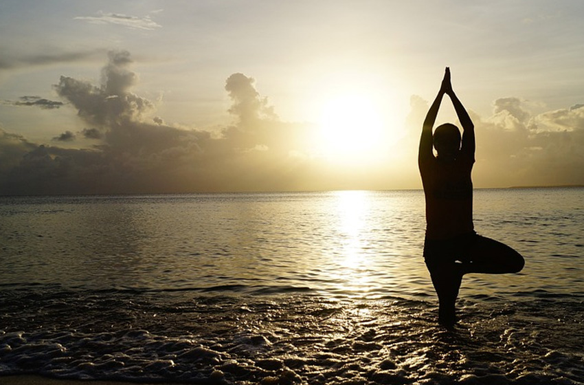 Sunrise Yoga & Meditation by the Lake – A Spiritual Udaipur Morning