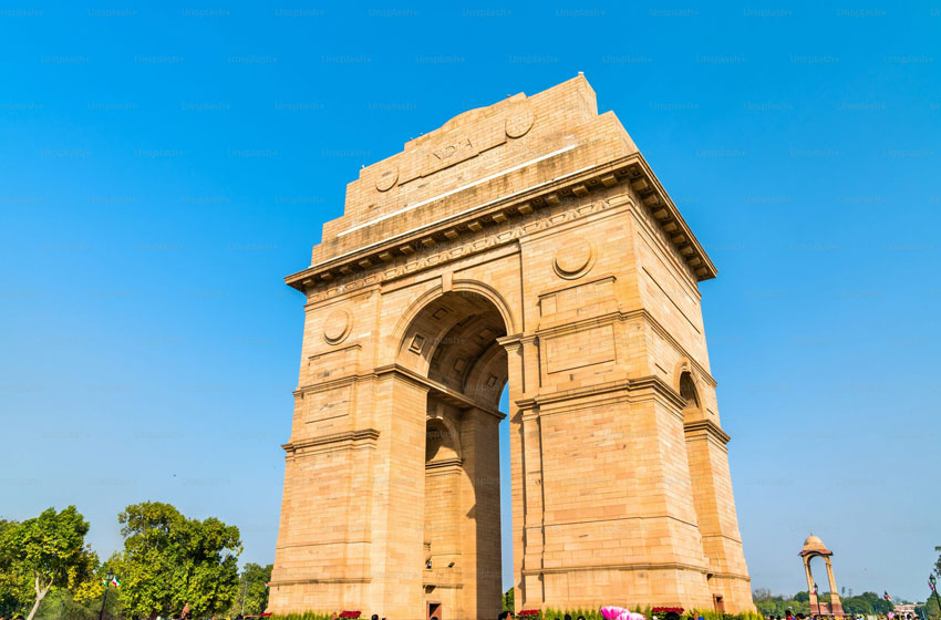 Northern India: Riverside Safaris, Ancient Fortresses & the Taj Mahal