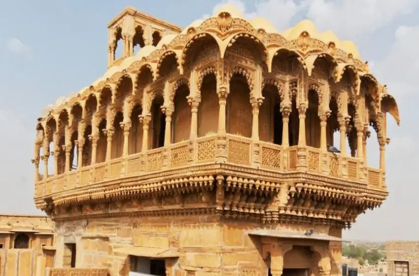 Jaisalmer – Fortress, Havelis, & Desert Heritage